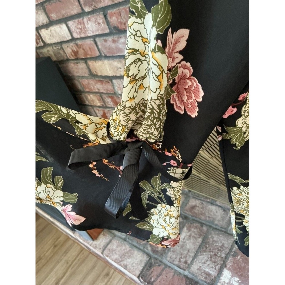 Lily Black | Floral Bell-Sleeve Blouse with Grosgrain Ribbon Ties - Picture 3 of 11